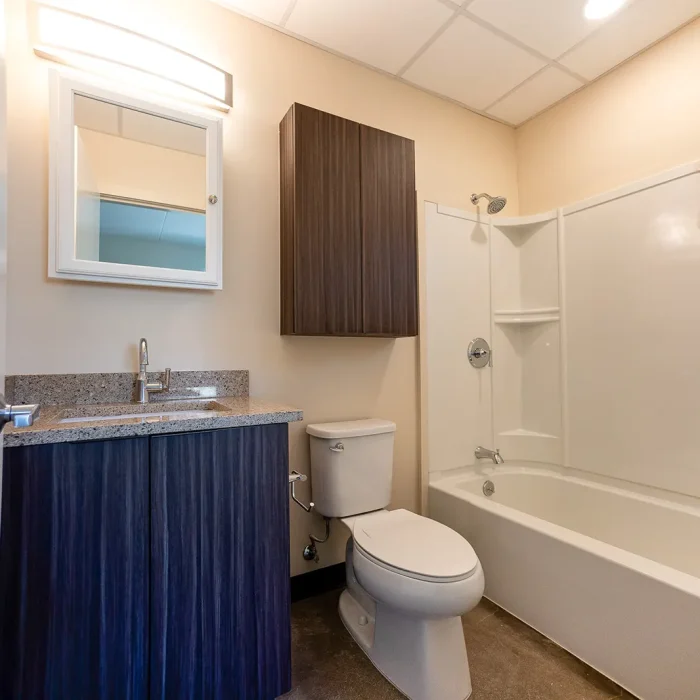 25-STUDIO Bathroom